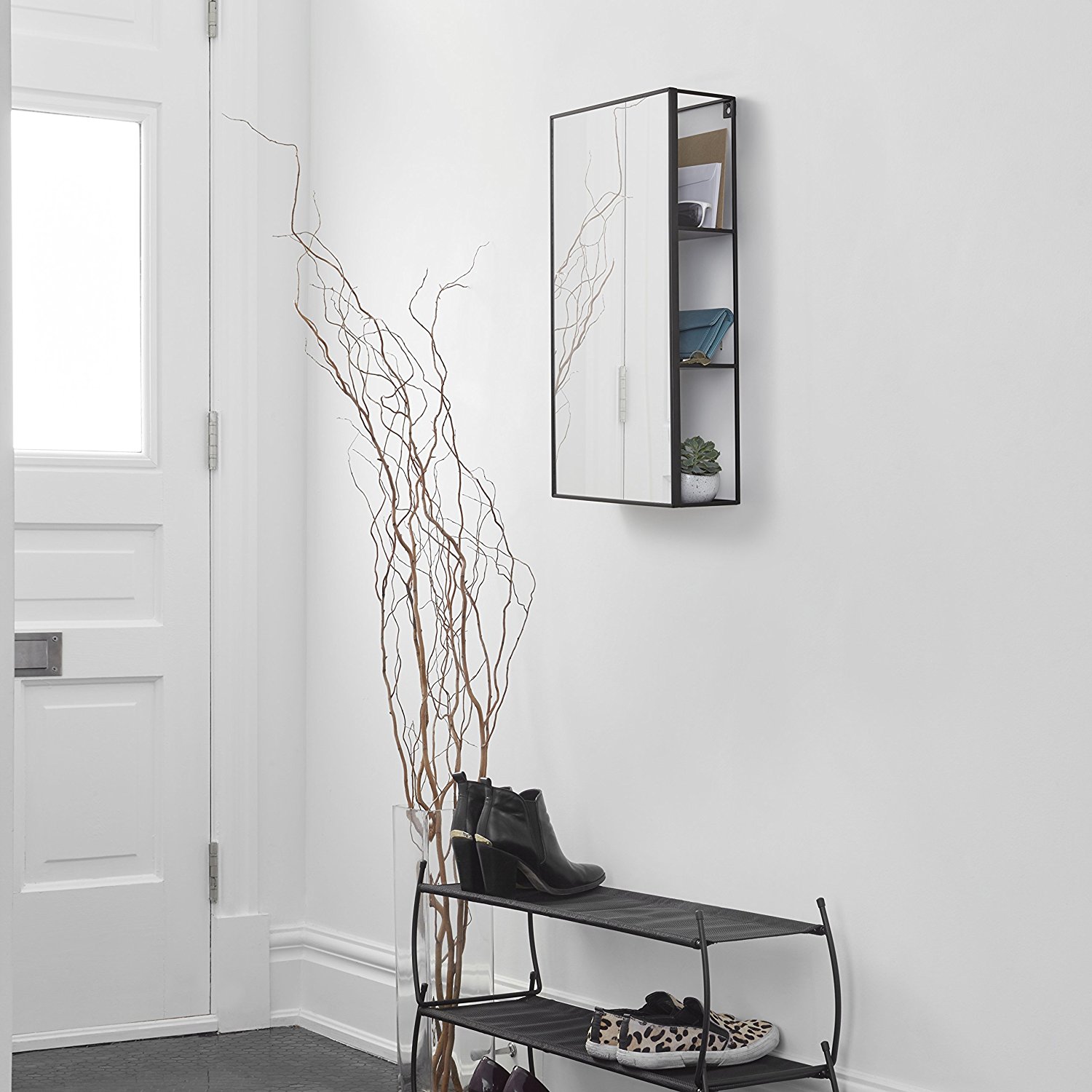 Umbra Зеркало с полками 61x31x13 см черное Cubiko Wandspiegel | https://grandposuda.com.ua