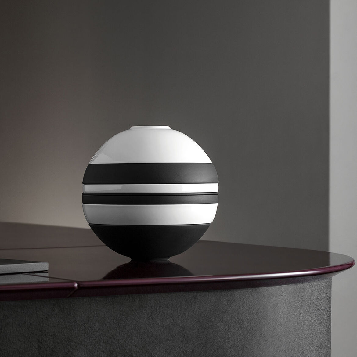 Villeroy & Boch Набор тарелок 7 предметов Black & White La Boule | https://grandposuda.com.ua