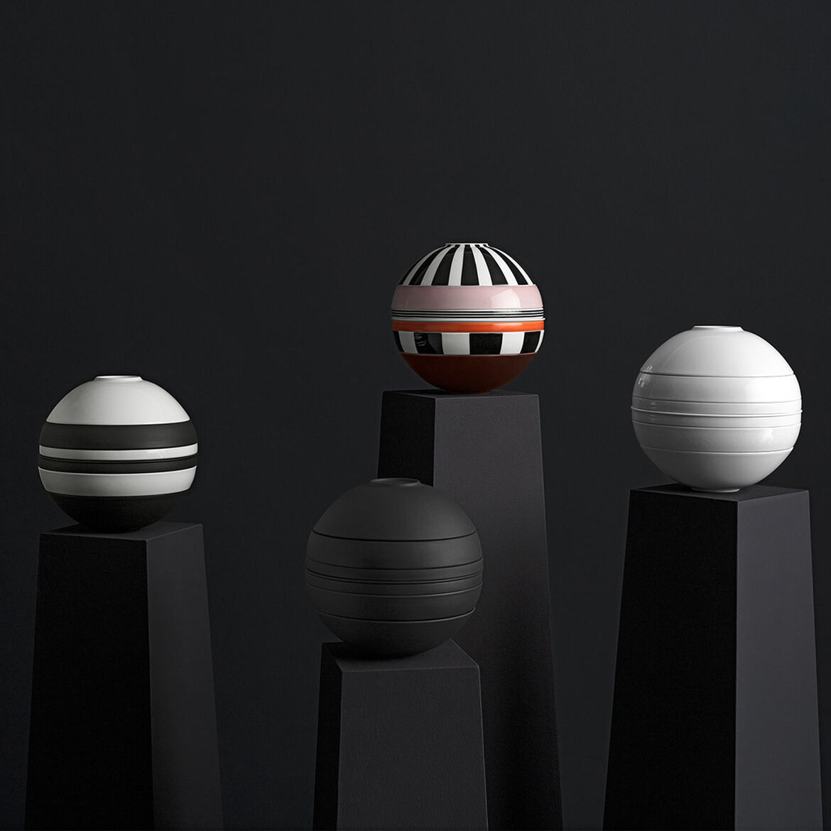 Villeroy & Boch Набор тарелок 7 предметов Black & White La Boule | https://grandposuda.com.ua