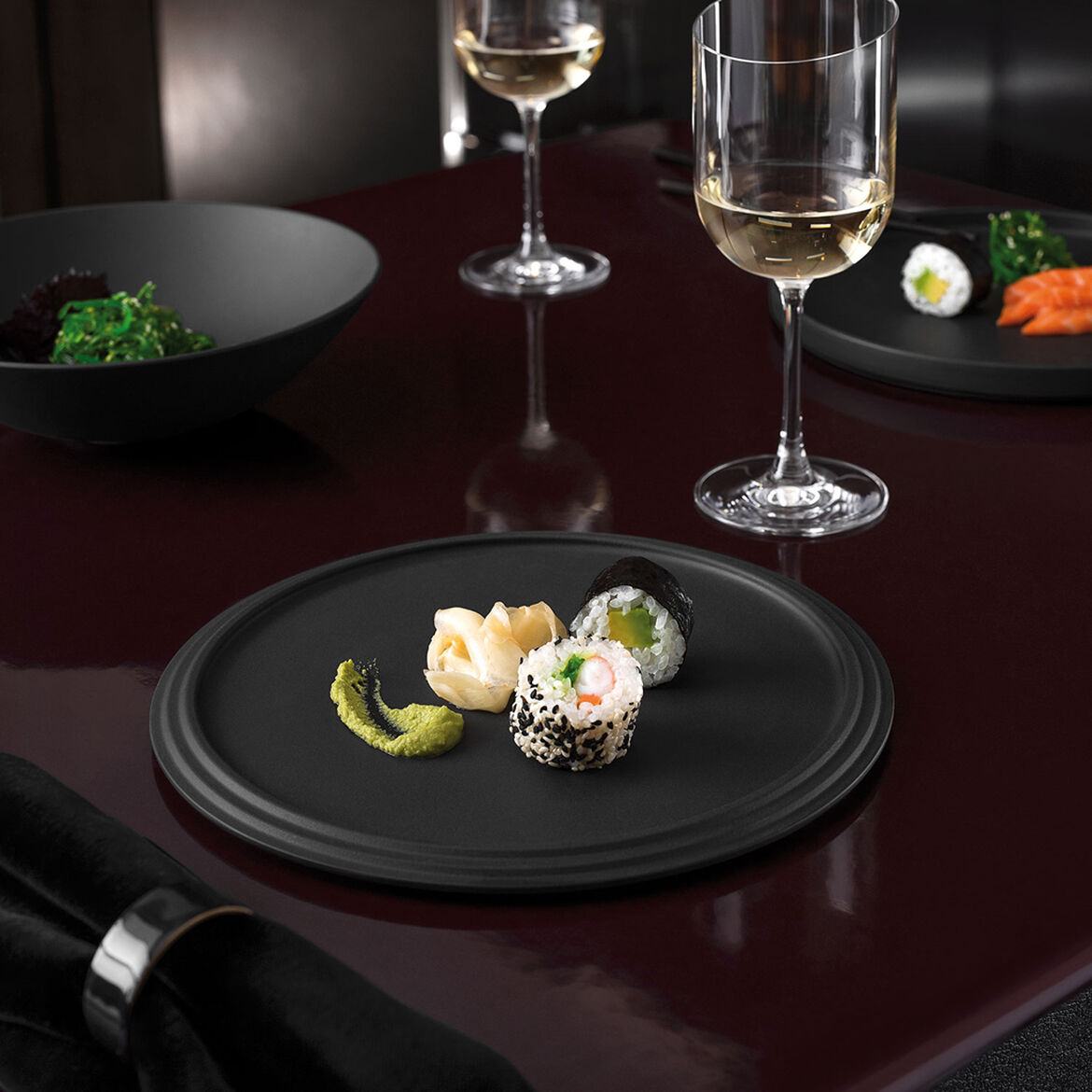 Villeroy & Boch Набор тарелок 7 предметов Black & White La Boule | https://grandposuda.com.ua