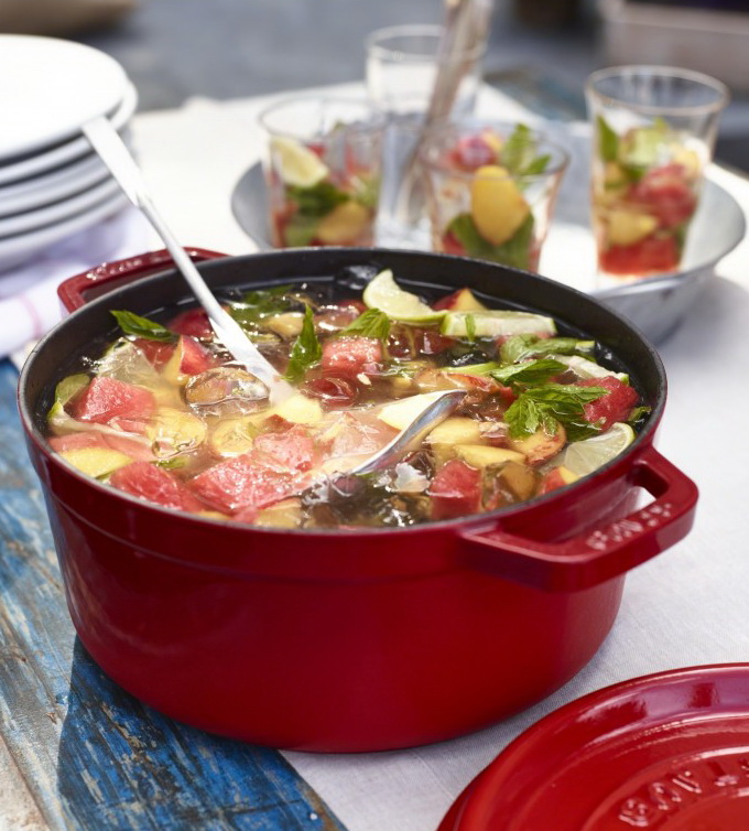 Staub Кокот круглий 28 см, вишневий | https://grandposuda.com.ua