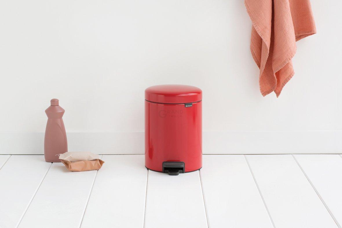 Brabantia Мусорный бак с педалью 5л бесшумный красный NewIcon | https://grandposuda.com.ua