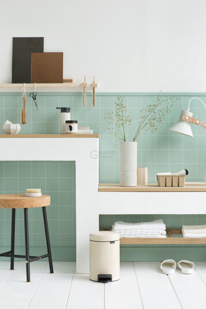 Brabantia Сміттєвий бак з педаллю 3 л безшумний мигдальний NewIcon | https://grandposuda.com.ua