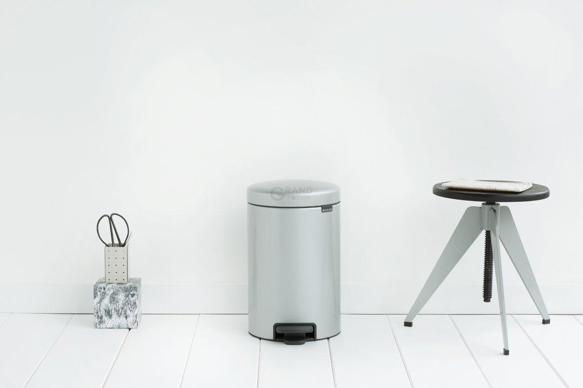 Brabantia Сміттєвий бак з педаллю 12 л безшумний сірий металік NewIcon | https://grandposuda.com.ua