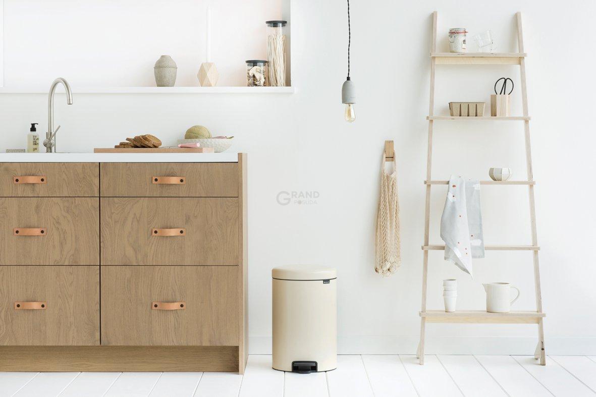 Brabantia Сміттєвий бак з педаллю 20 л безшумний мигдальний NewIcon | https://grandposuda.com.ua