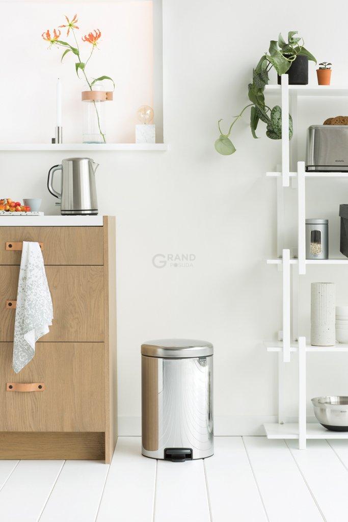 Brabantia Сміттєвий бак з педаллю 20 л безшумний сталевий глянсовий NewIcon | https://grandposuda.com.ua