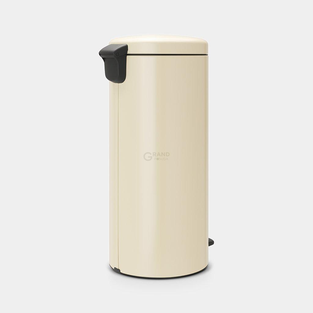 Brabantia Сміттєвий бак з педаллю 30 л безшумний мигдальний NewIcon | https://grandposuda.com.ua