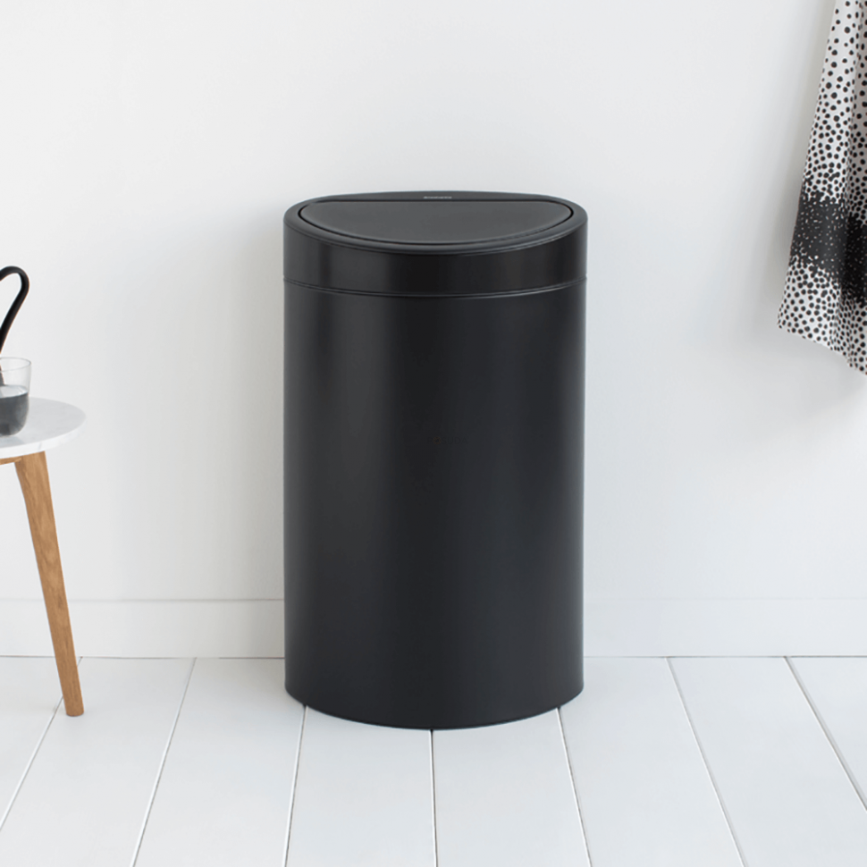 Brabantia Сміттєвий бак 40 л чорний матовий Touch Bin | https://grandposuda.com.ua