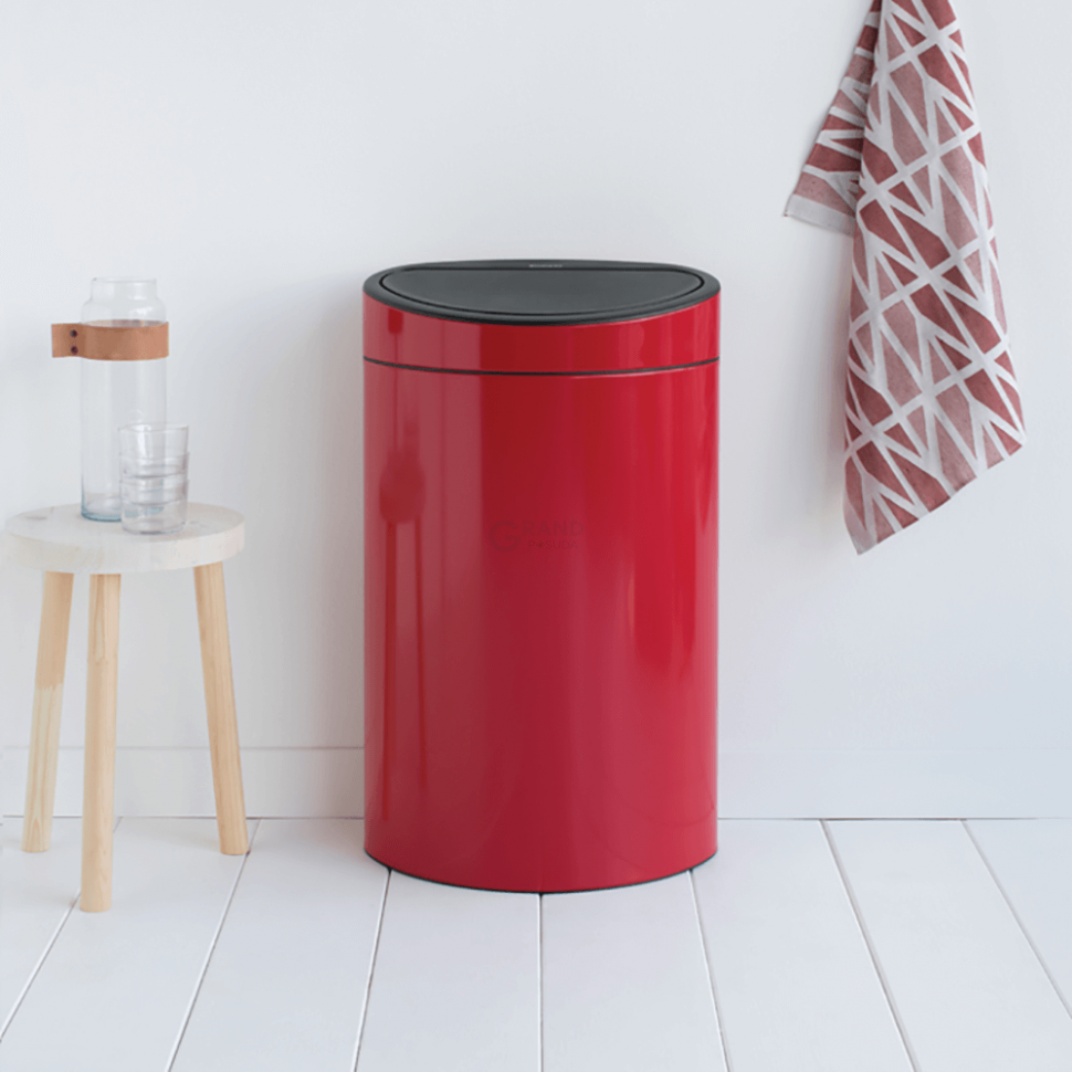 Brabantia Сміттєвий бак 40 л червоний Touch Bin | https://grandposuda.com.ua