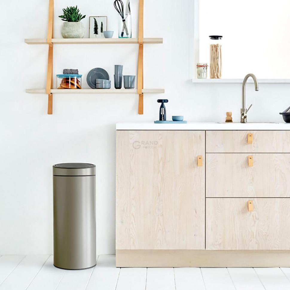 Brabantia Сміттєвий бак 30 л платиновий Touch Bin | https://grandposuda.com.ua