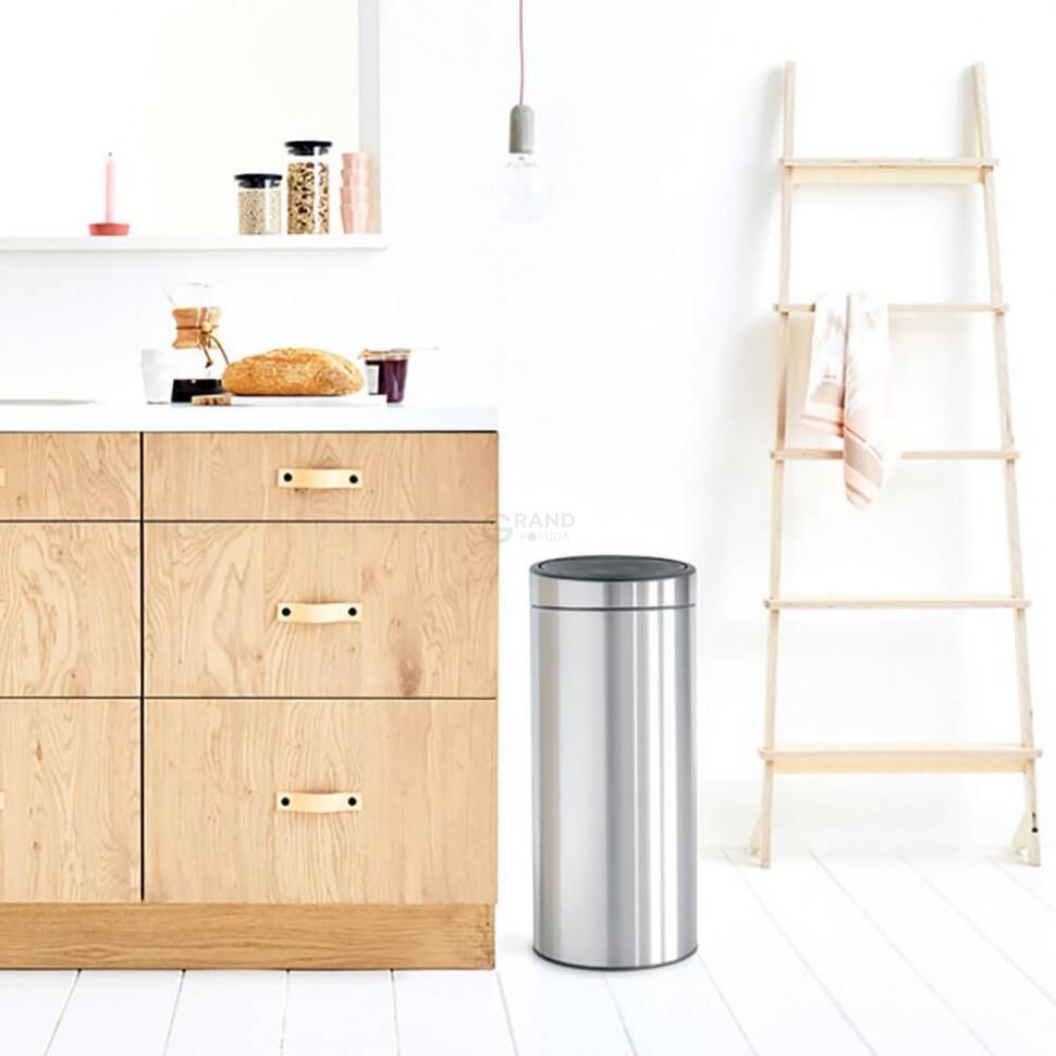 Brabantia Сміттєвий бак 30 л матова сталь із захистом від відбитків пальців Touch Bin | https://grandposuda.com.ua