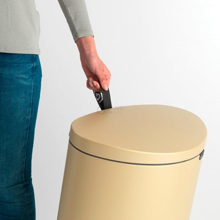 Brabantia Сміттєвий бак з педаллю 40 л, безшумний мінерально-золотий Flatback + | https://grandposuda.com.ua