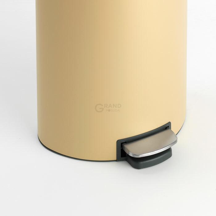 Brabantia Сміттєвий бак з педаллю 40 л, безшумний мінерально-золотий Flatback + | https://grandposuda.com.ua