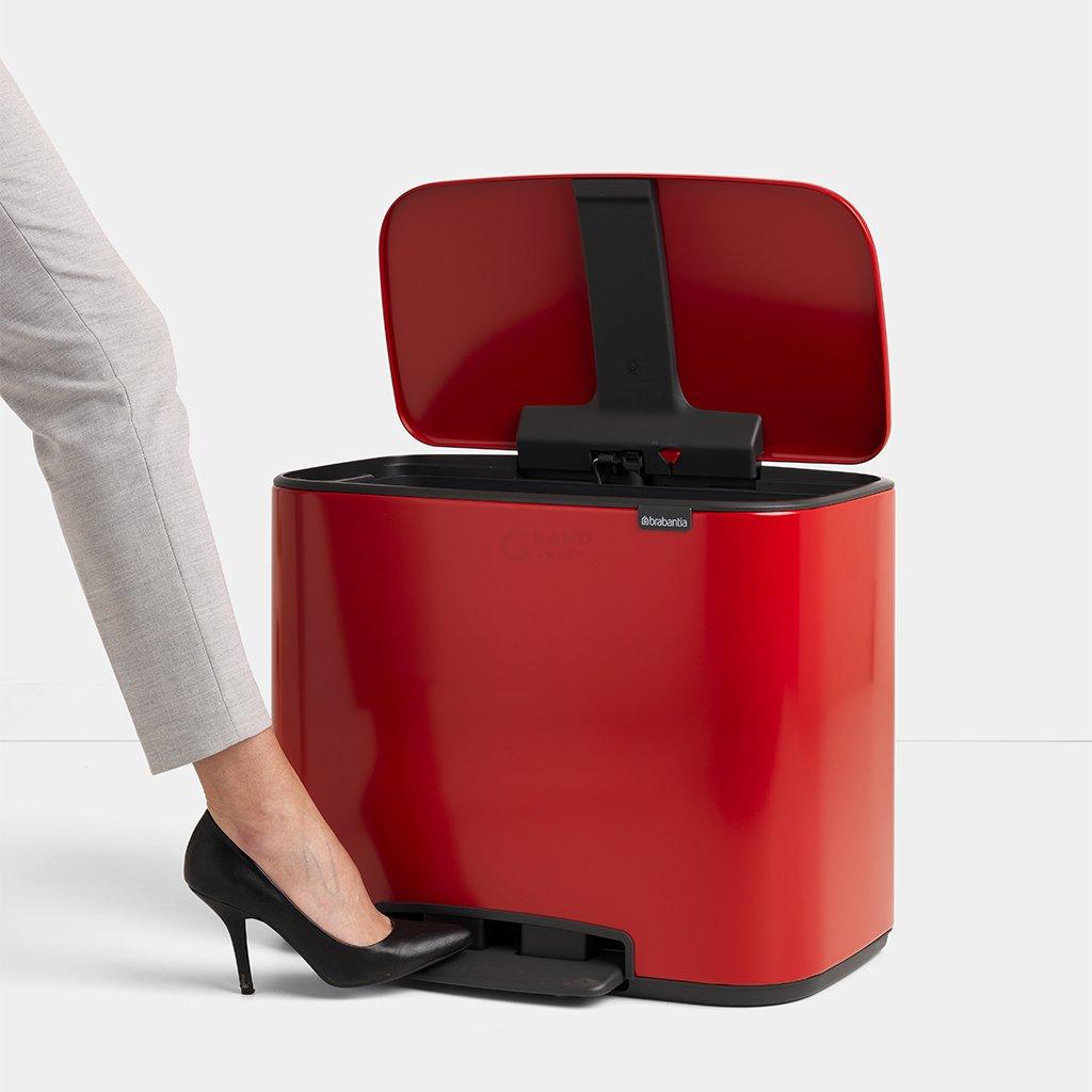 Brabantia Сміттєвий бак з педаллю 3х11 л червоний трисекційний Pedal Bin Bo | https://grandposuda.com.ua