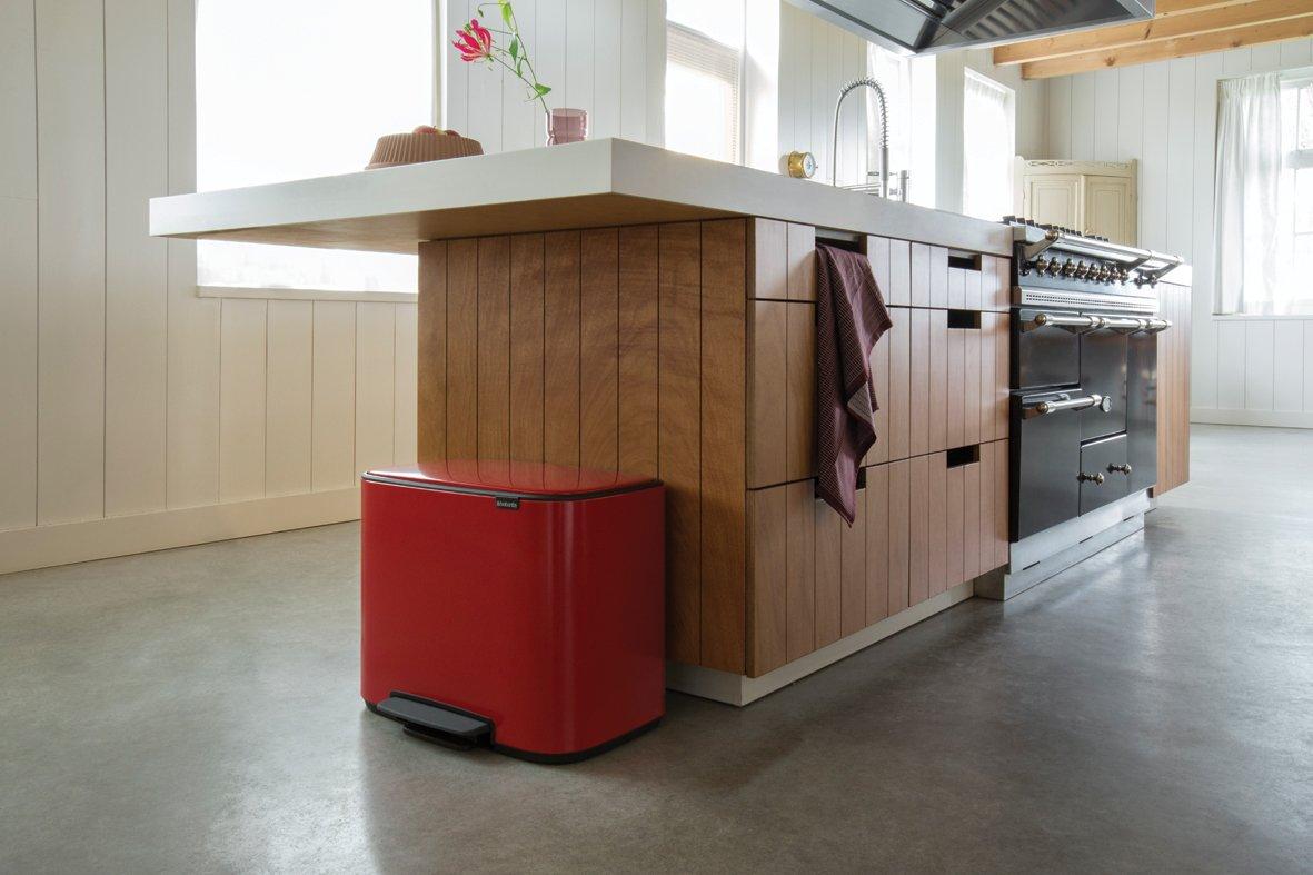 Brabantia Сміттєвий бак з педаллю 11 + 23 л червоний двосекційний Pedal Bin Bo | https://grandposuda.com.ua