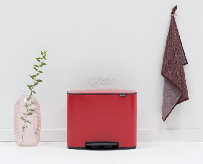 Brabantia Сміттєвий бак з педаллю, 36 л червоний Pedal Bin Bo | https://grandposuda.com.ua