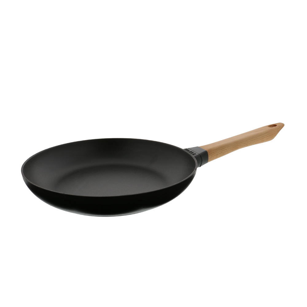 Staub Сковорода с деревянной ручкой 26 см Matte Black | https://grandposuda.com.ua