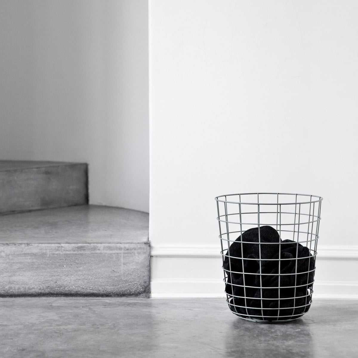 Корзина 35x32x32x32 см белая Wire Menu | https://grandposuda.com.ua