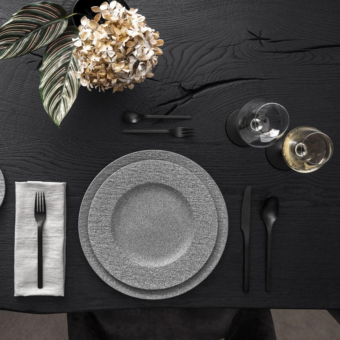 Villeroy & Boch Набір столових приборів 20 предметів Black Manufacture Rock | https://grandposuda.com.ua