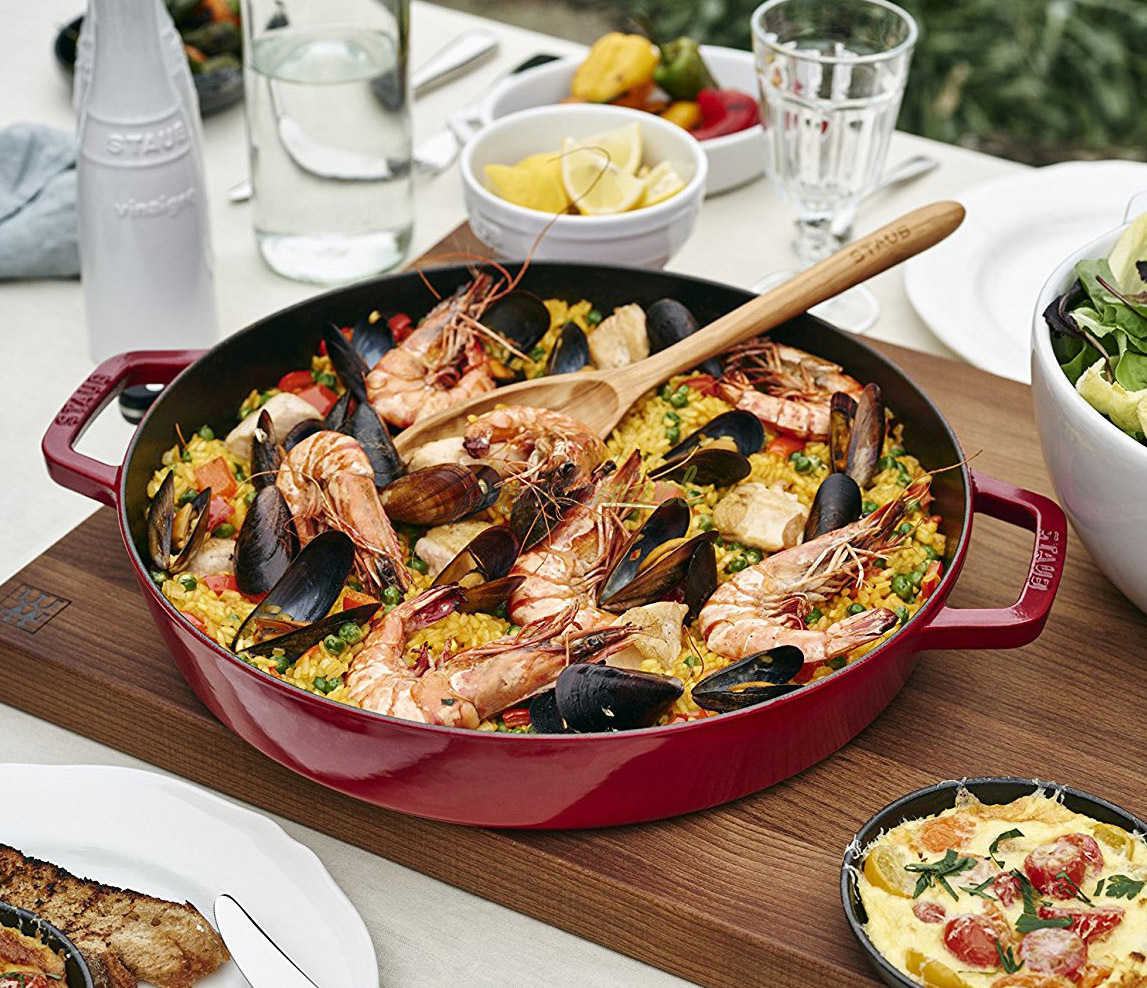 Staub Сотейник со стеклянной крышкой, 24 см, вишневый | https://grandposuda.com.ua