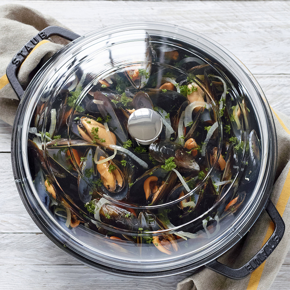 Staub Сотейник со стеклянной крышкой 26 см, черный | https://grandposuda.com.ua
