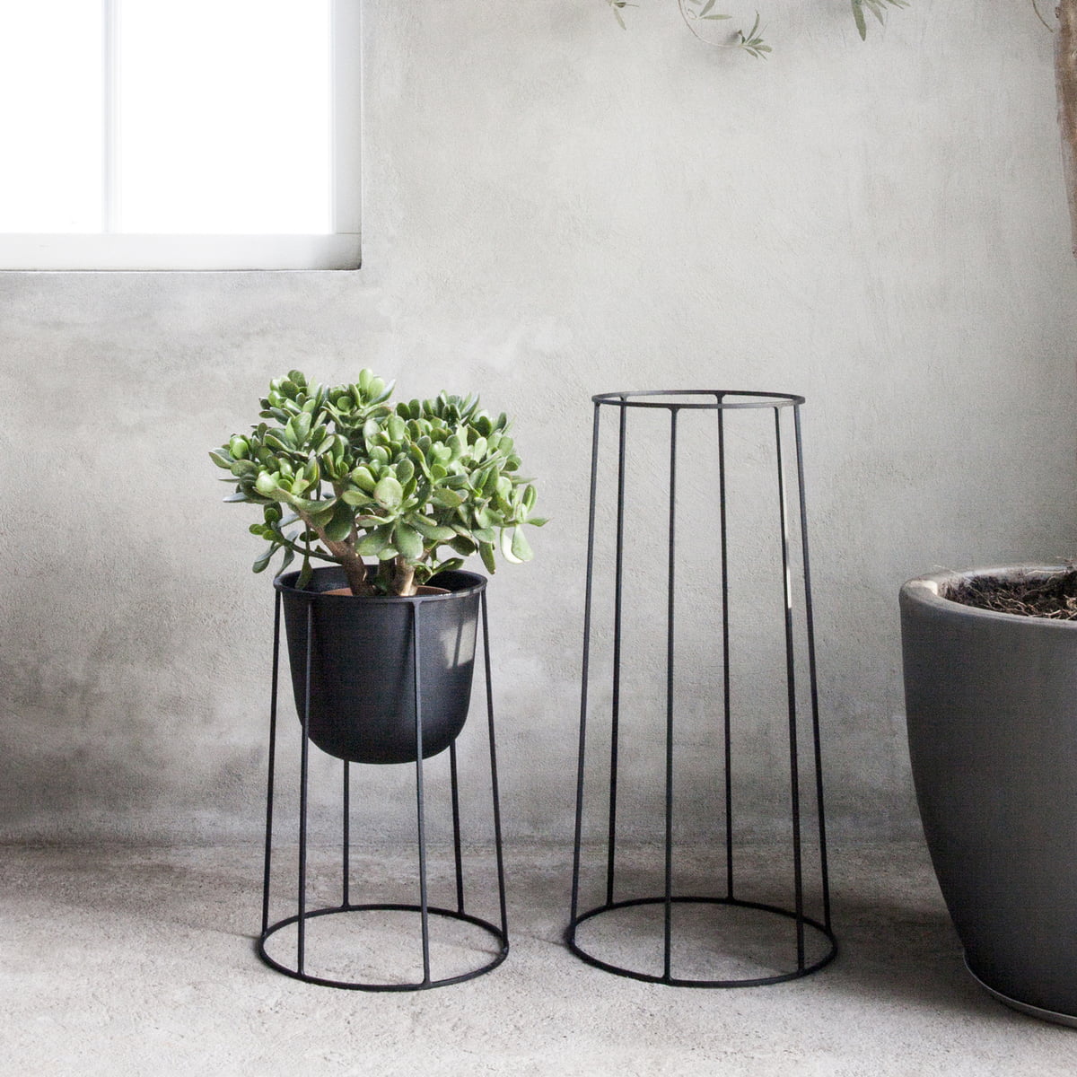 Подставка для цветочного горшка 40x23x23x23 см черная Wire Menu | https://grandposuda.com.ua