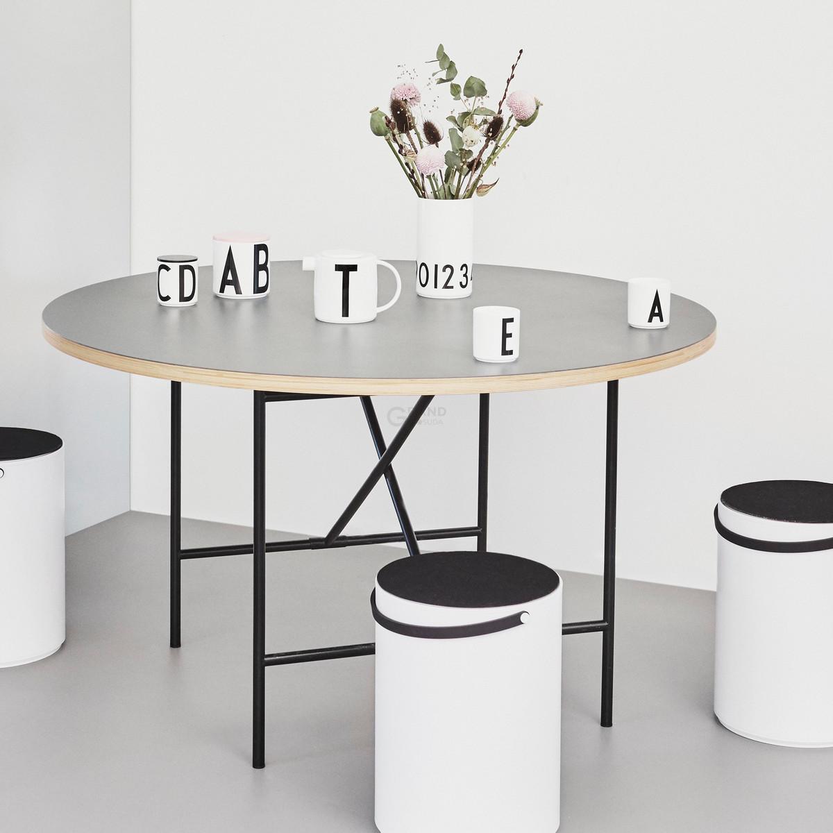 Design Letters Ваза 15x8,5 см белая Vase 0-9 | https://grandposuda.com.ua
