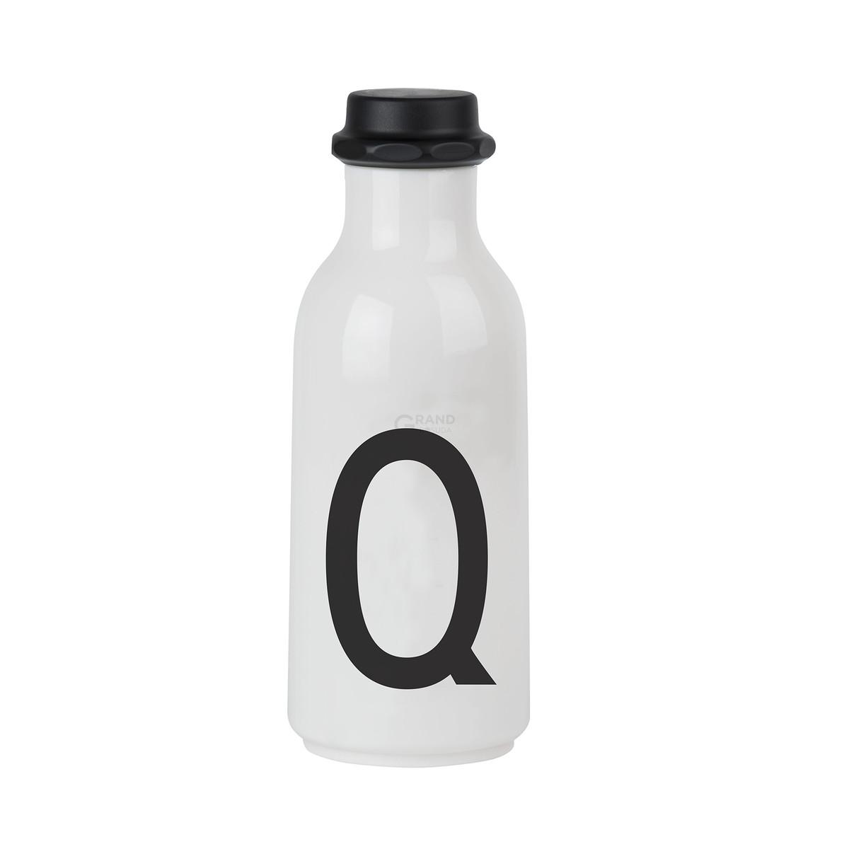 Design Letters Бутылка Q 500 мл черно-белая Wasserflasche von A-Z | https://grandposuda.com.ua