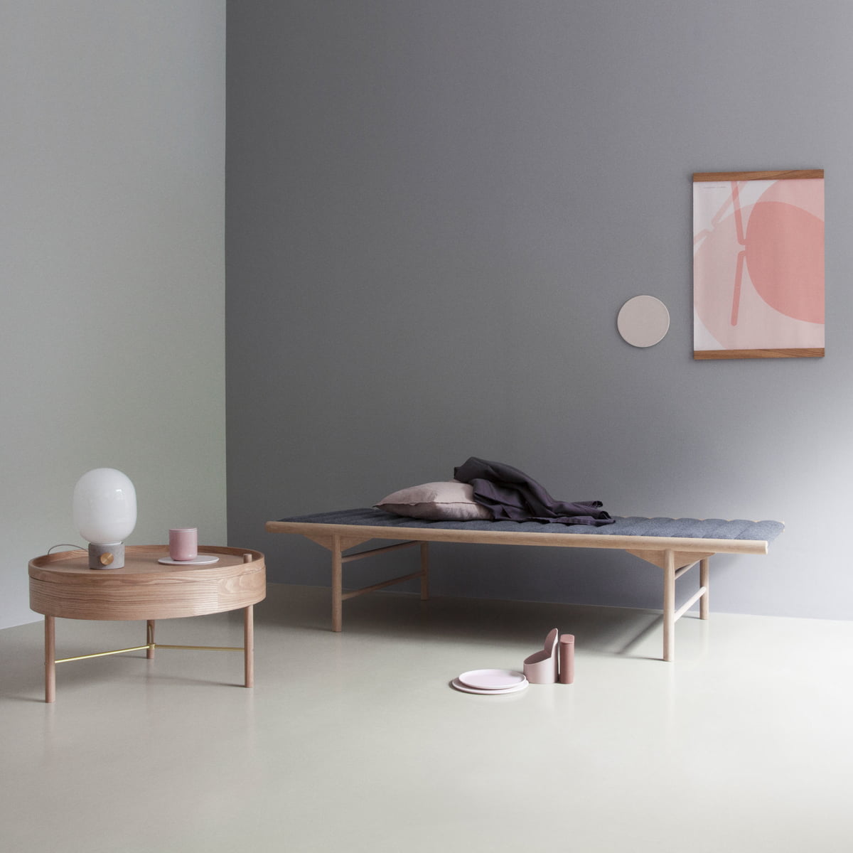 Кровать 40x80x180 см дерево/светло-серая Daybed Menu | https://grandposuda.com.ua