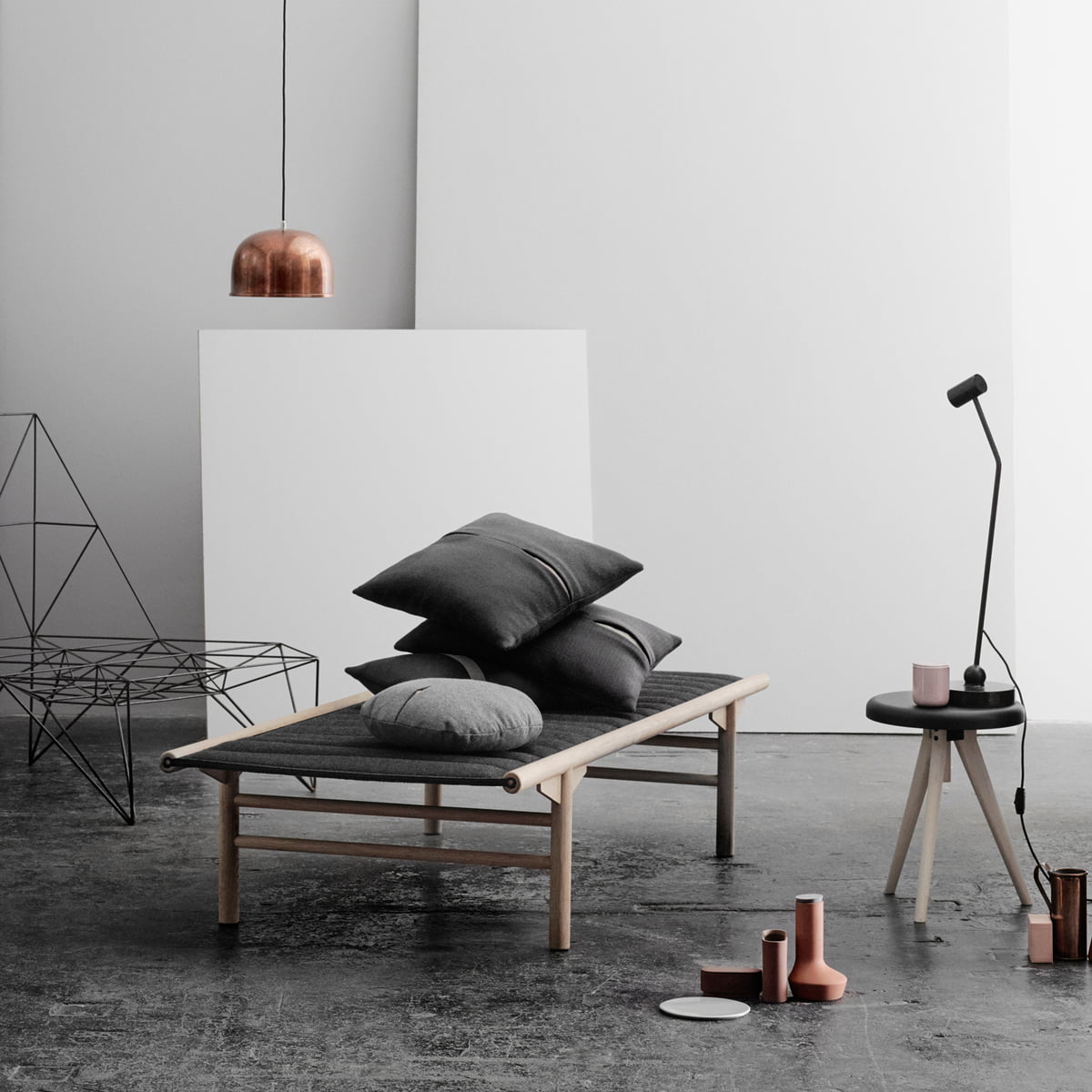 Кровать 40x80x180 см дерево/светло-серая Daybed Menu | https://grandposuda.com.ua
