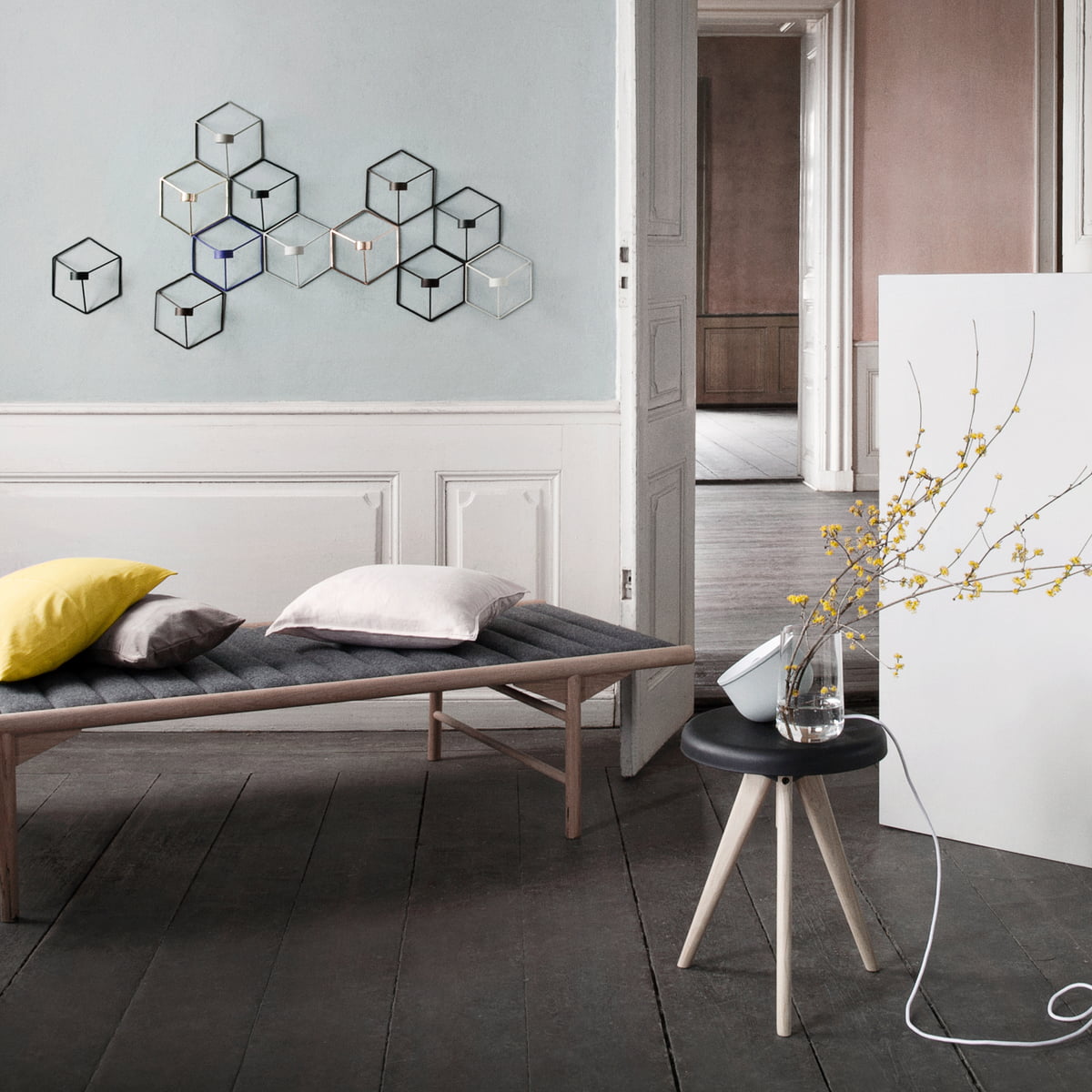 Кровать 40x80x180 см дерево/светло-серая Daybed Menu | https://grandposuda.com.ua