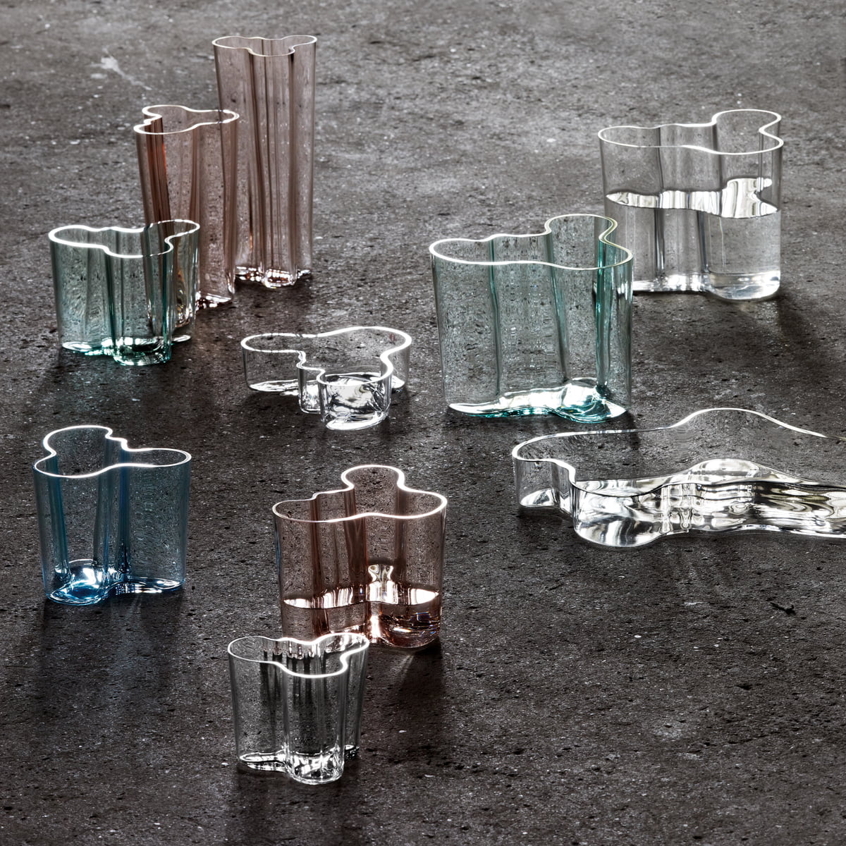Iittala Ваза 22 см темно-серая Aalto | https://grandposuda.com.ua