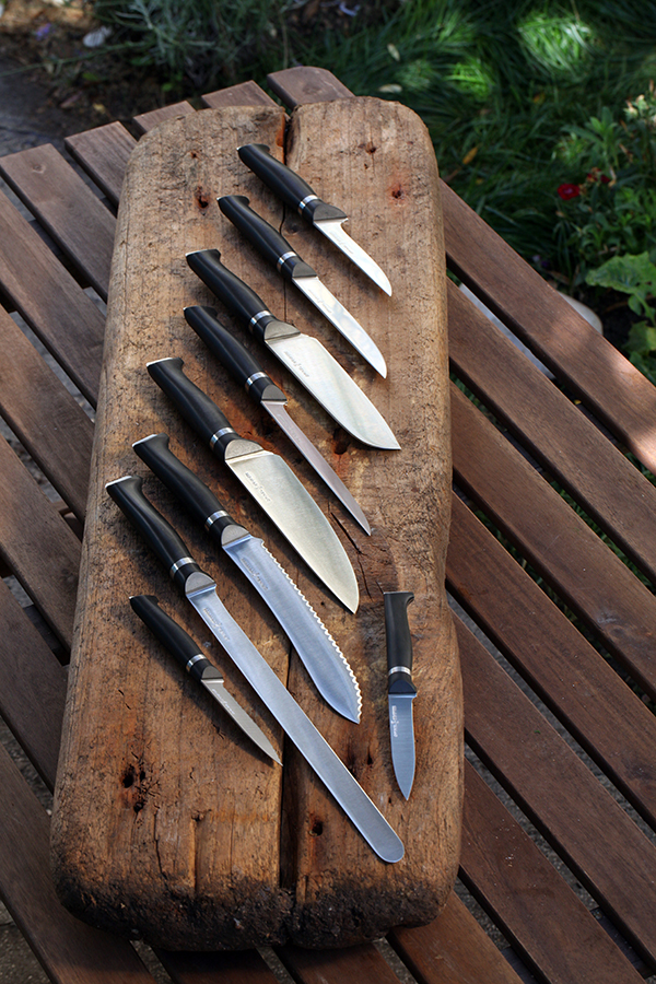 Opinel Ніж кухонний 10 см металік / чорний Intempora | https://grandposuda.com.ua