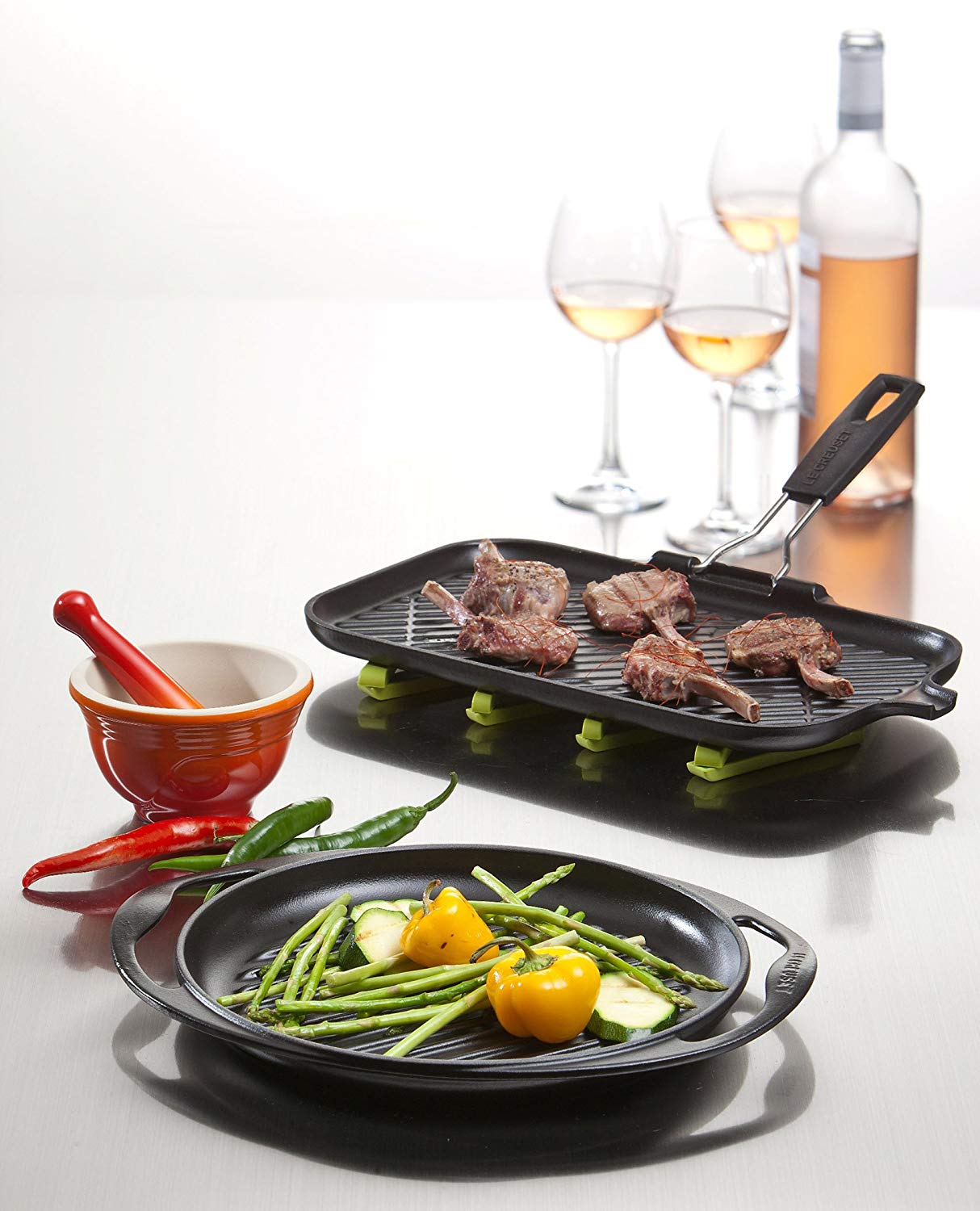 Le Creuset Сковорода гриль кругла 25 см, чорна | https://grandposuda.com.ua