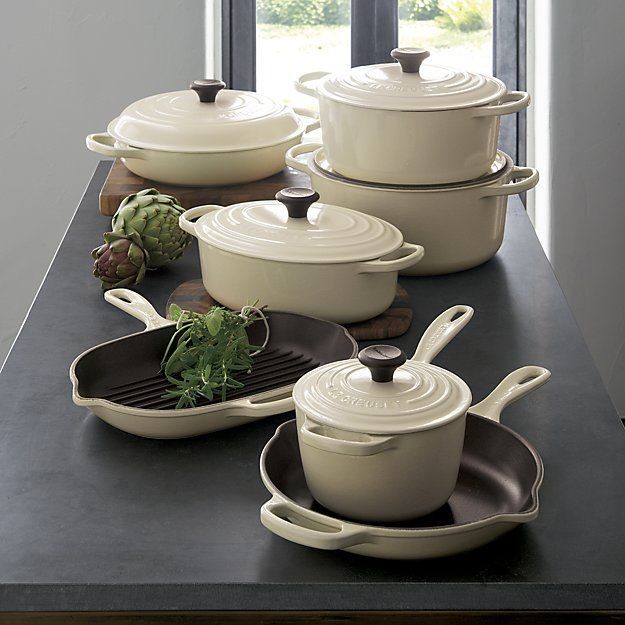 Le Creuset Кастрюля / жаровня с крышкой 24 см, жемчужный | https://grandposuda.com.ua