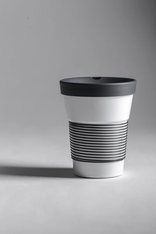 Kahla Кружка для кофе с крышкой 350 мл, антрацит Magic Grip To Go Café Sommelier | https://grandposuda.com.ua