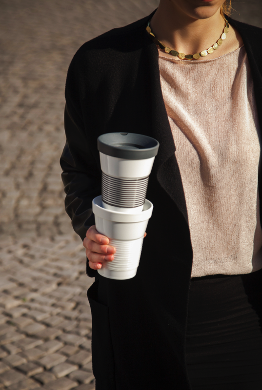 Kahla Кружка для кофе с крышкой 350 мл, антрацит Magic Grip To Go Café Sommelier | https://grandposuda.com.ua