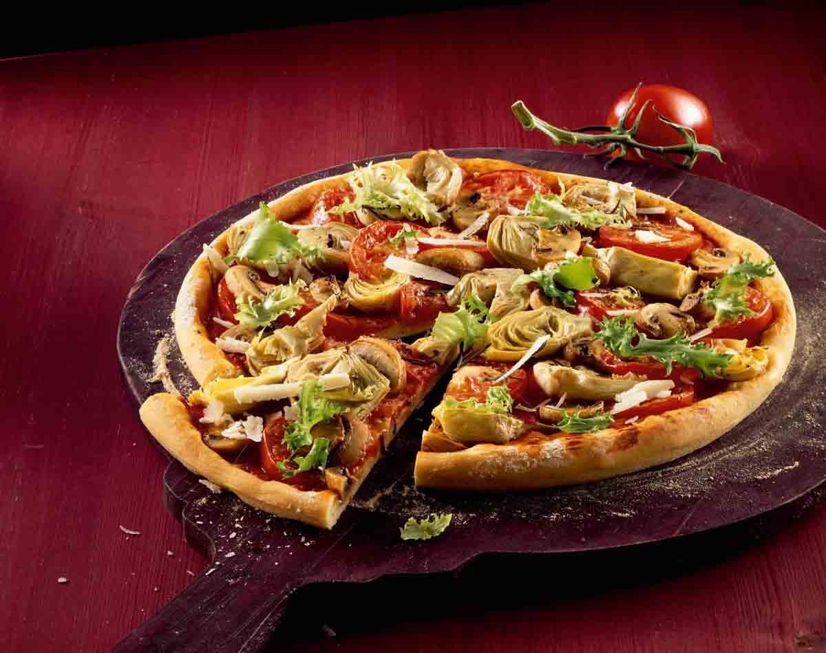 Kaiser Форма для випікання піци з перфорованим дном 37 x 35 см Delicious | https://grandposuda.com.ua