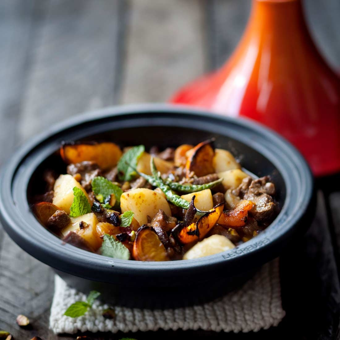 Le Creuset Тажин 27 см, чорний | https://grandposuda.com.ua