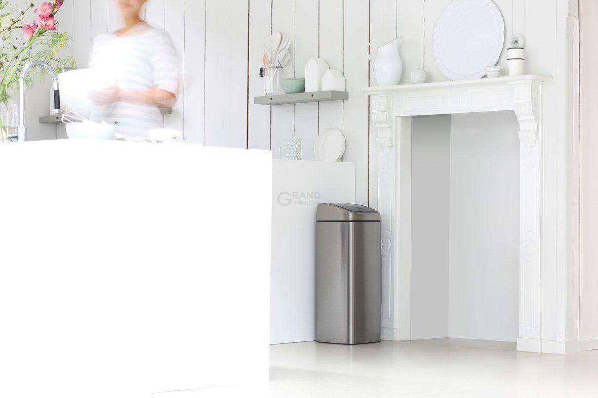 Brabantia Прямокутний сміттєвий бак 25 л матовий сталевий з захистом від відбитків пальців Touch Bin | https://grandposuda.com.ua