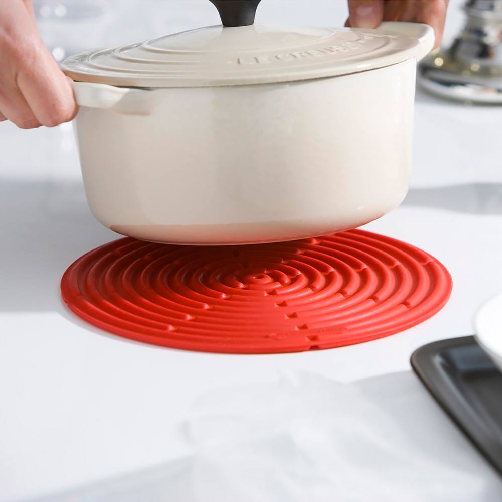 Le Creuset Підставка під гаряче 20 см Ultra Violet | https://grandposuda.com.ua