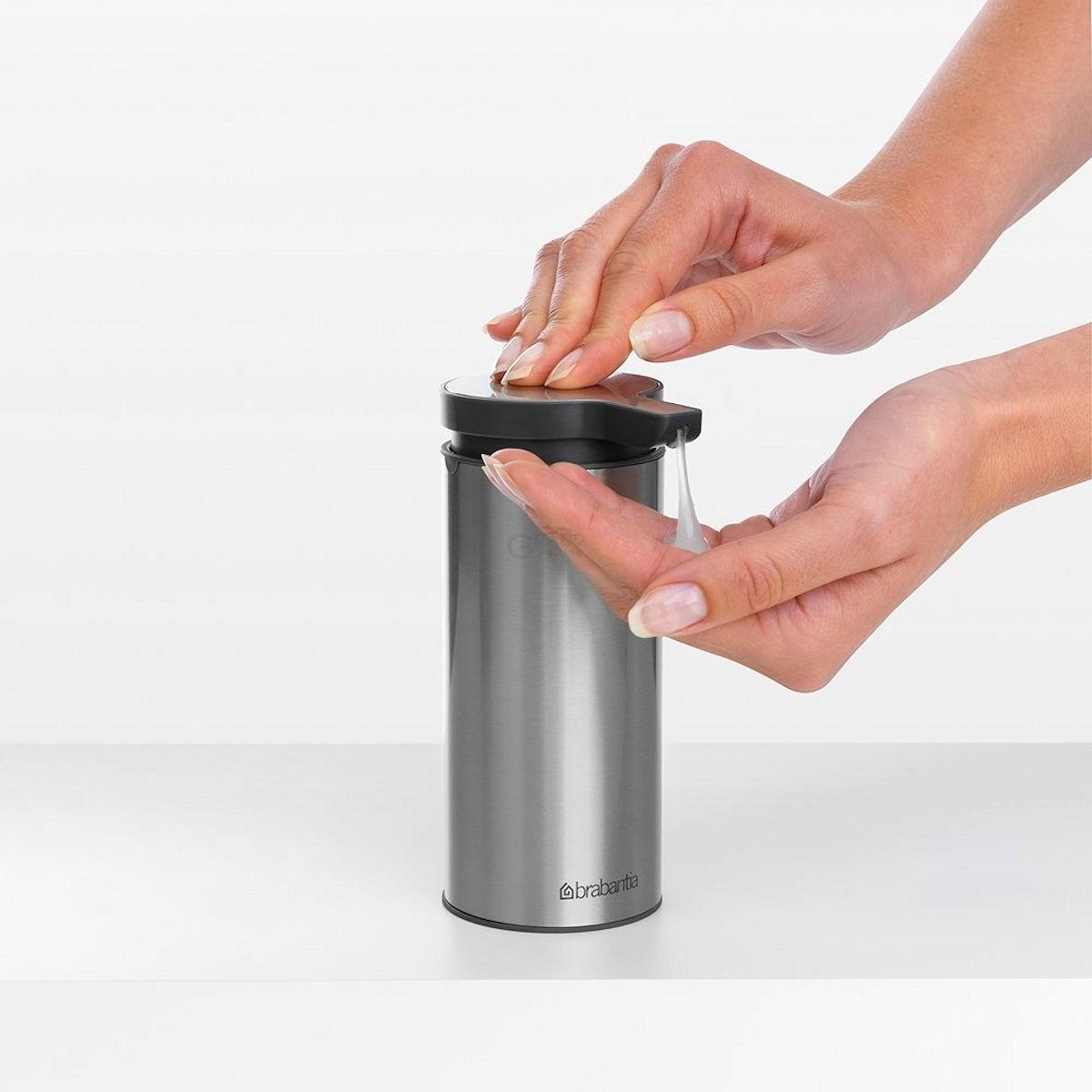 Brabantia Дозатор для жидкого мыла стальной Classic | https://grandposuda.com.ua