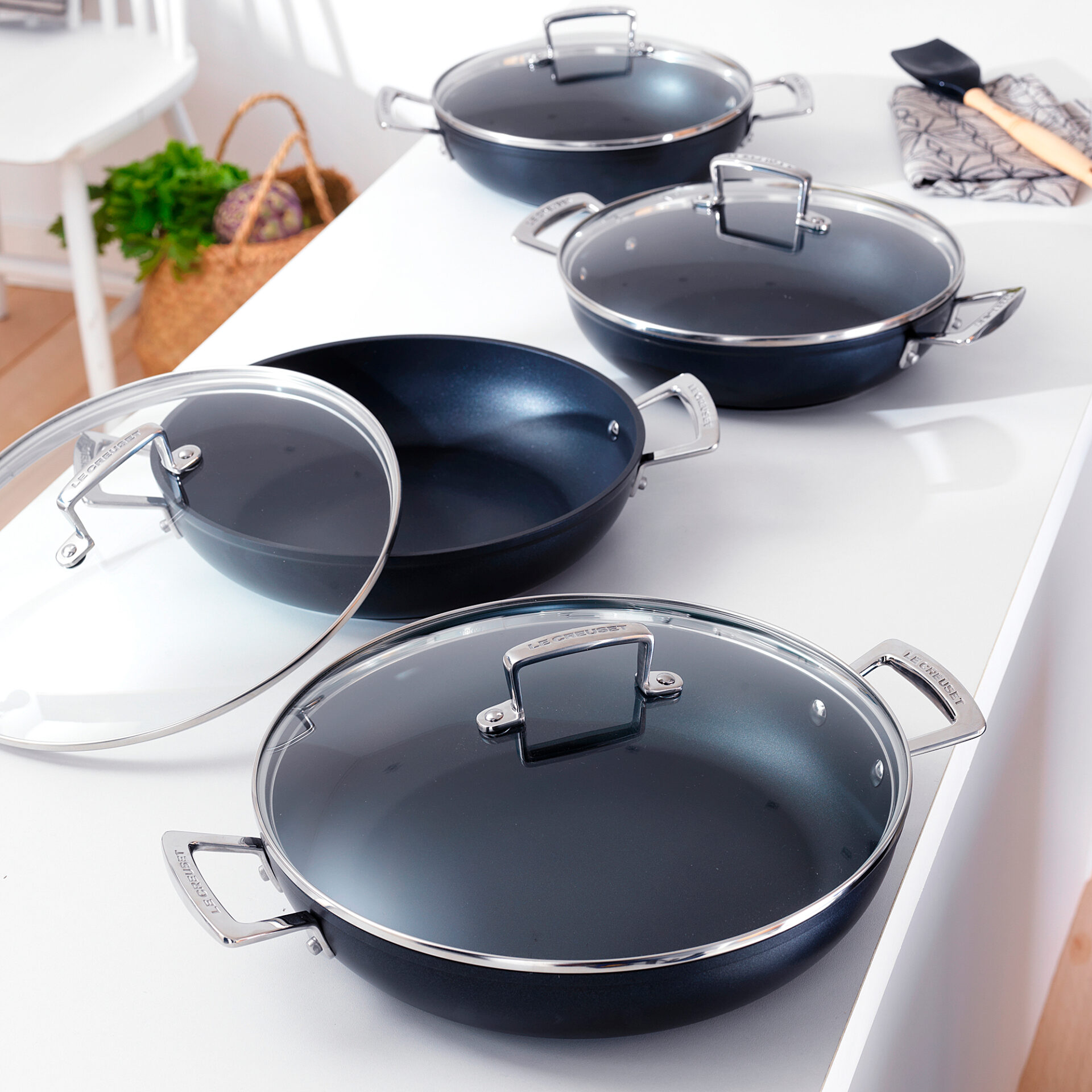 Le Creuset Сковорода сервировочная 30 см Toughened Non-Stick | https://grandposuda.com.ua
