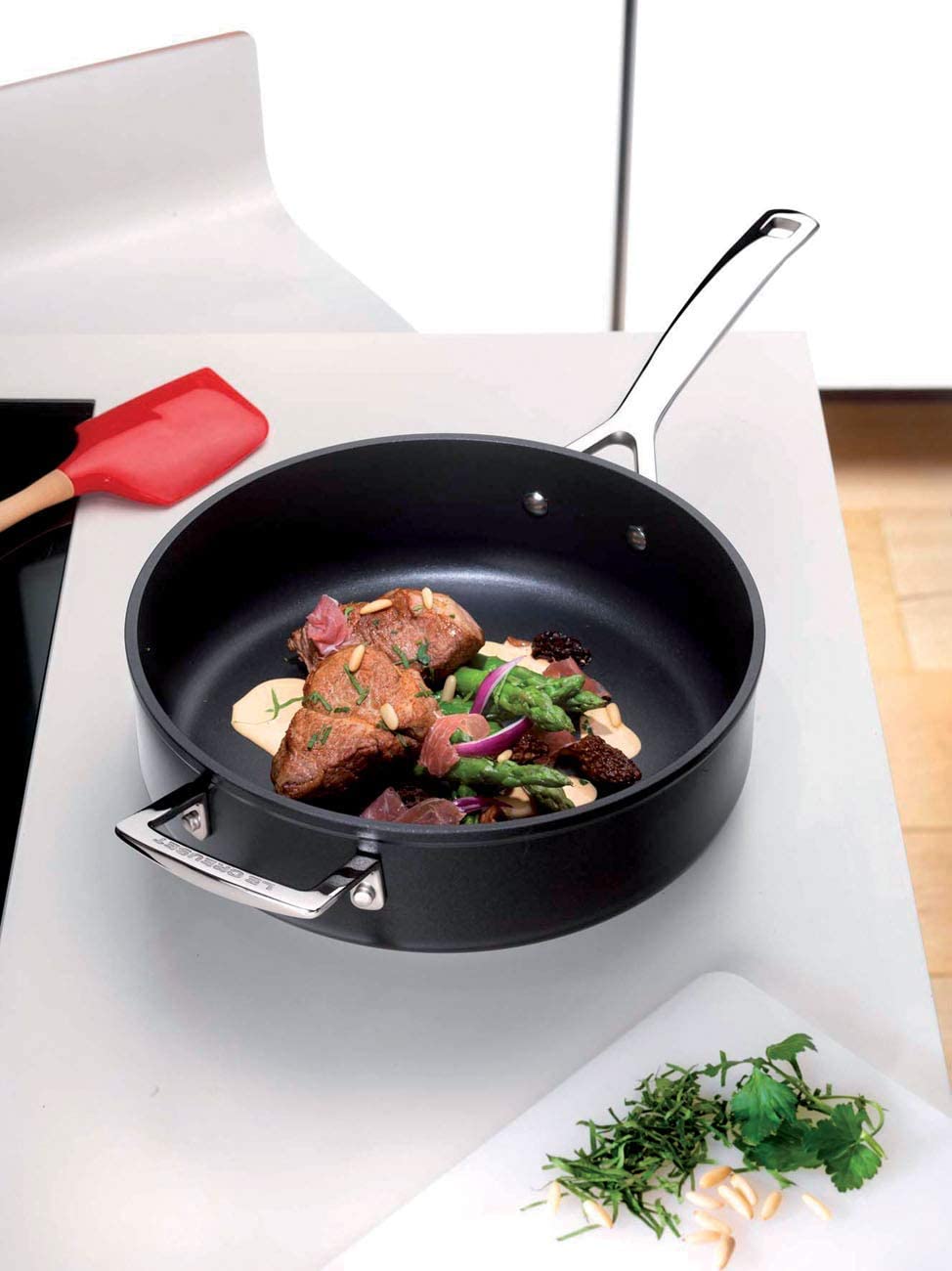Le Creuset Сотейник 26 см Toughened Non-Stick | https://grandposuda.com.ua