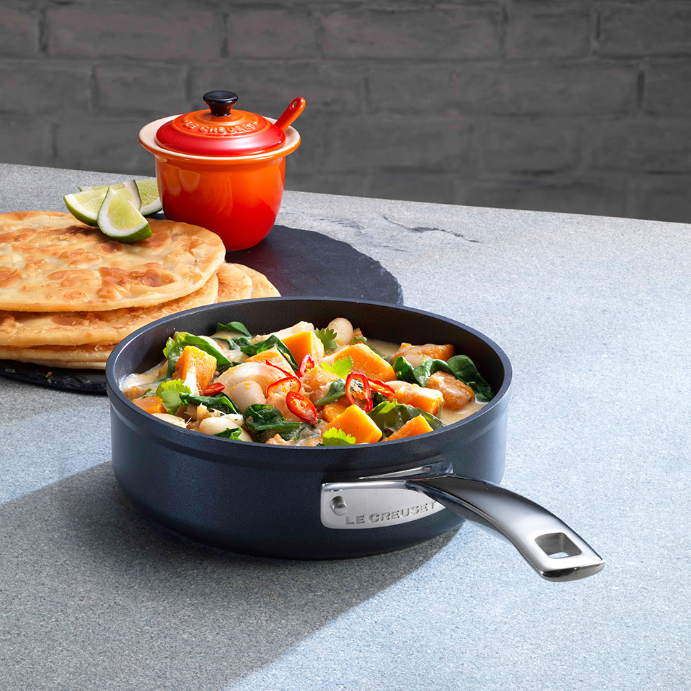 Le Creuset Сотейник 26 см Toughened Non-Stick | https://grandposuda.com.ua