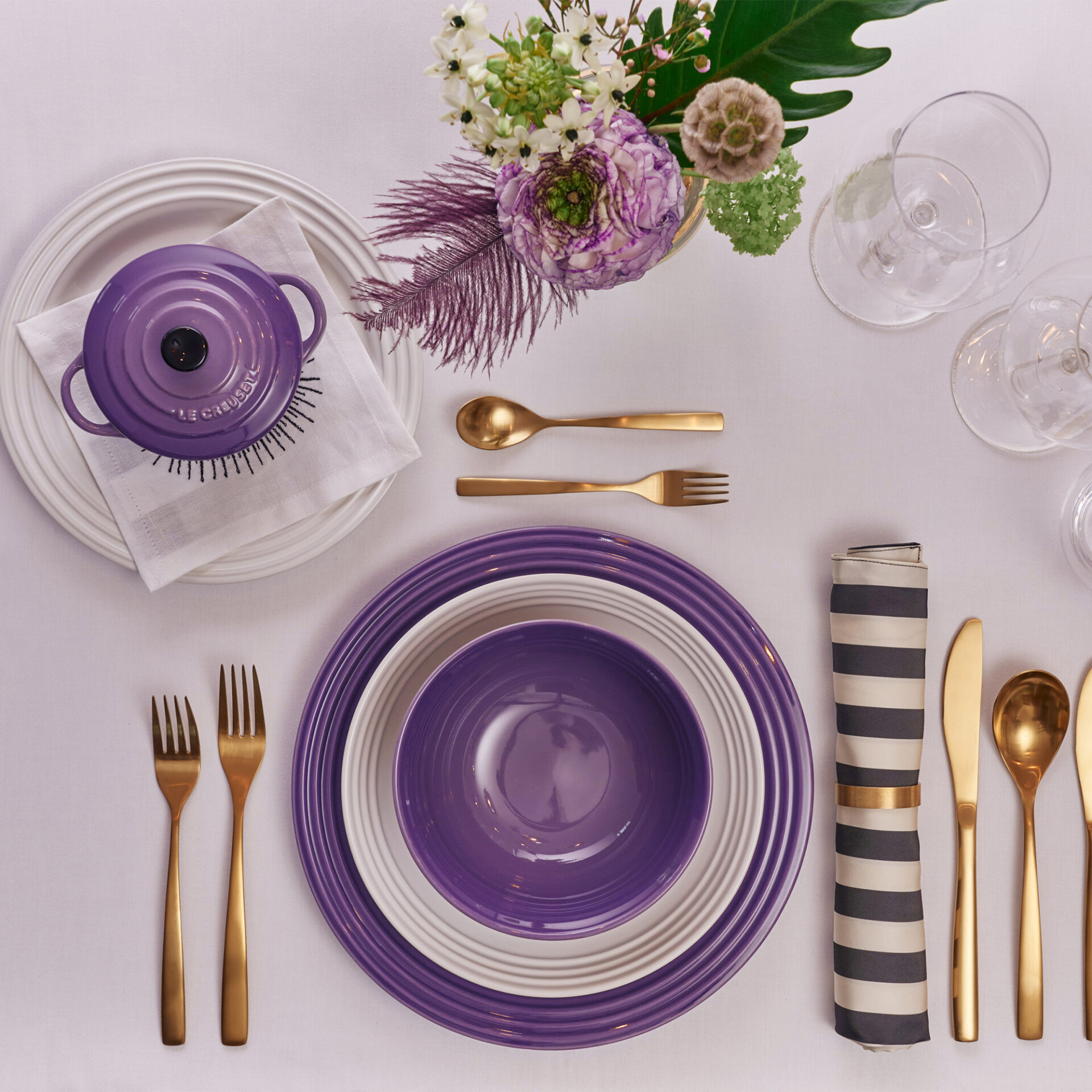 Le Creuset Тарілка для супу 22 см, фіолетова | https://grandposuda.com.ua