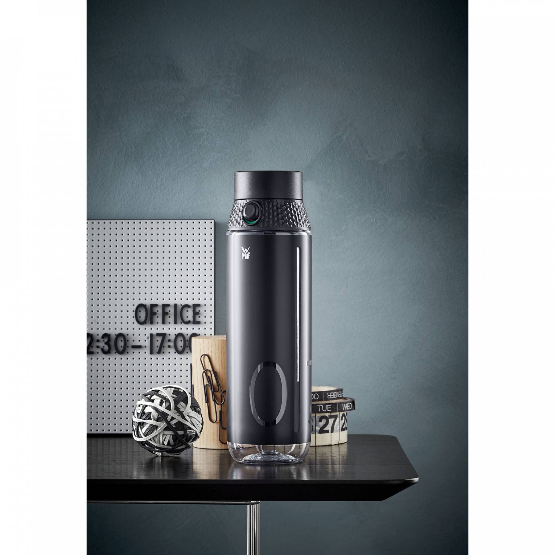 WMF Бутылка для воды 0,75 л, черная Waterkant | https://grandposuda.com.ua