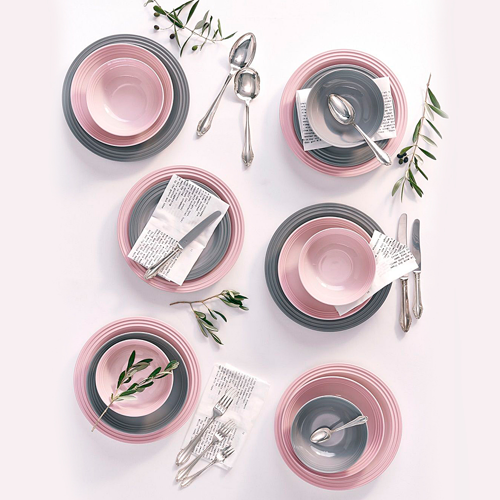 Le Creuset Тарелка обеденная 27,2 см розовая Shell Pink | https://grandposuda.com.ua