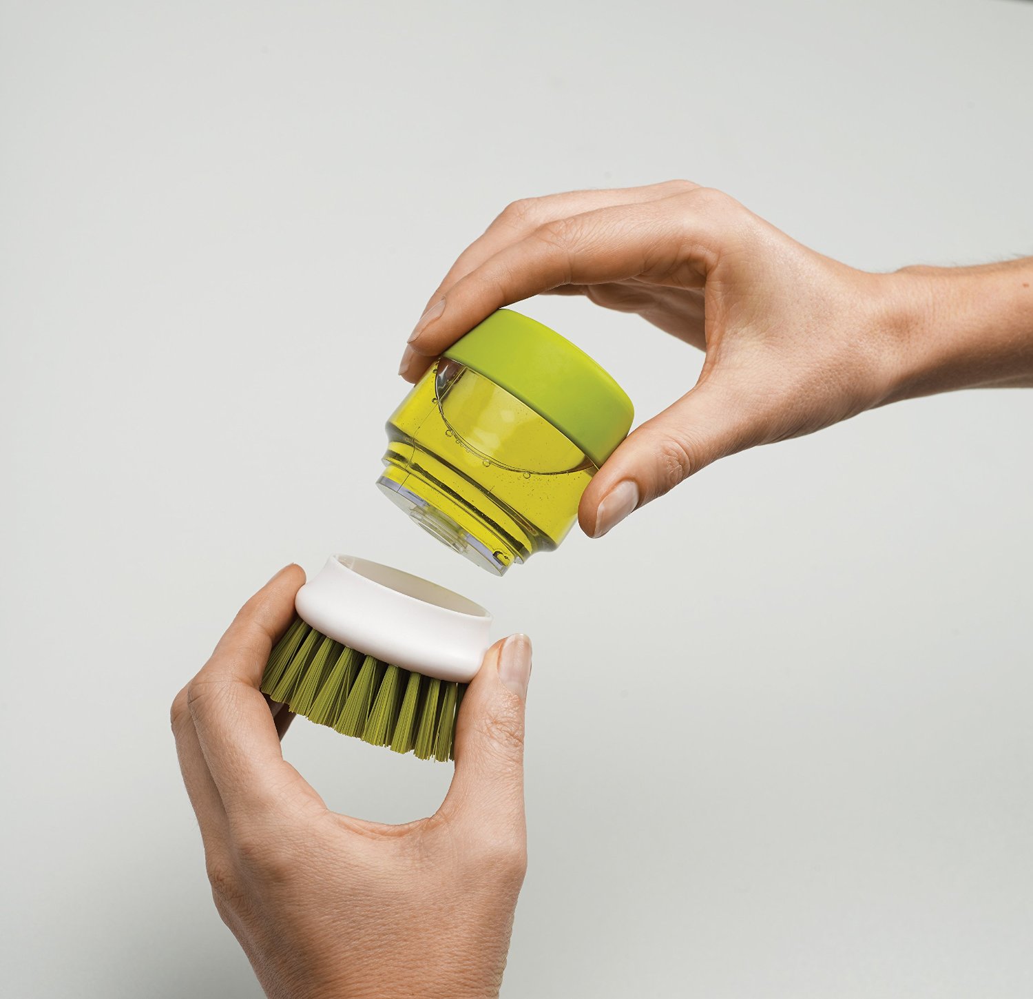 Joseph Joseph Щітка для миття посуду з дозатором миючого засобу сіра Palm Scrub | https://grandposuda.com.ua
