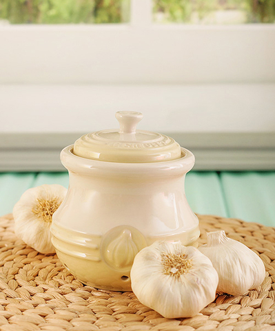Le Creuset Банка для часнику, кремова | https://grandposuda.com.ua